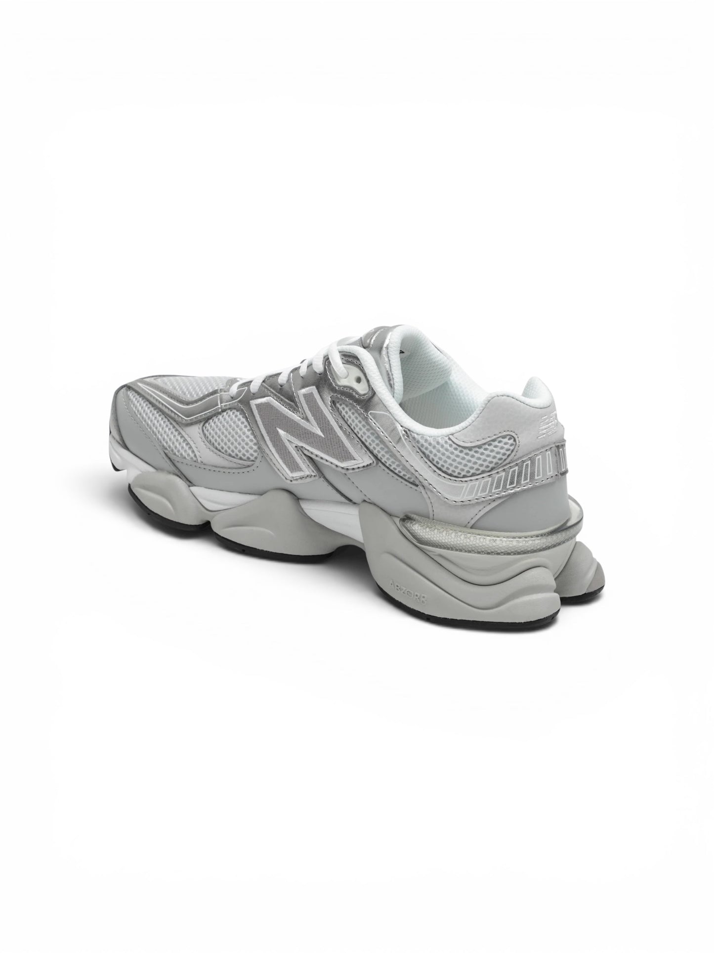 9060 Sneakers in Raincloud / Truffle Salt in mesh